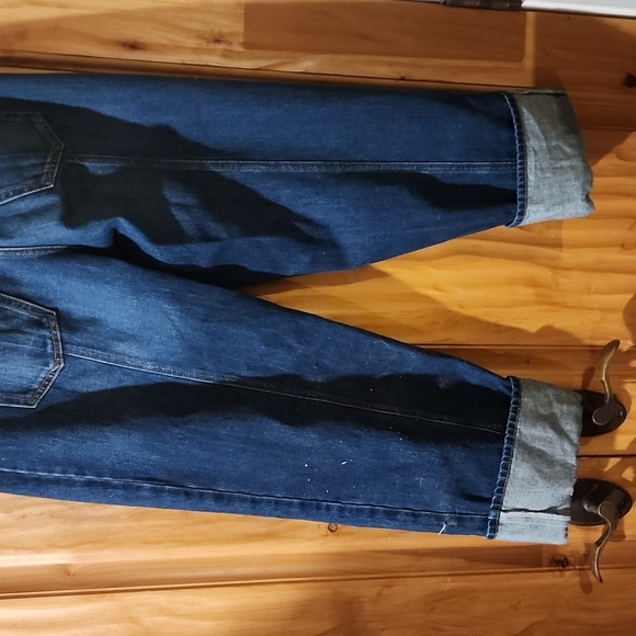 Alexander Mcqueen -The perfect cuffed pant with darts at waiste so flattering 30 - Picture 3 of 10